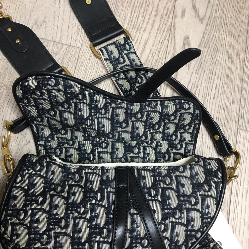 [SOLD] DIOR Saddle Bag Navy 💕💕 - Picture 5 of 9